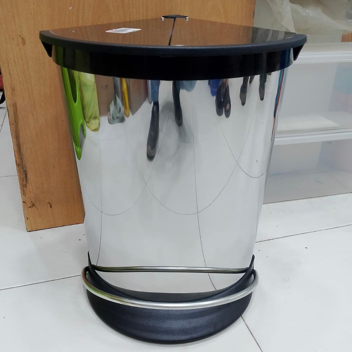 Triangle Trash Can, Butterfly Pedal Waste Bin, 12L Household Trash Solution, Stainless Steel Recycling Bins, Kitchen Bathroom Trash Collector Triangle Trash Can, Butterfly Pedal Waste Bin, 12L Household Trash Solution, Stainless Steel Recycling Bins, Kitchen Bathroom Trash Collector